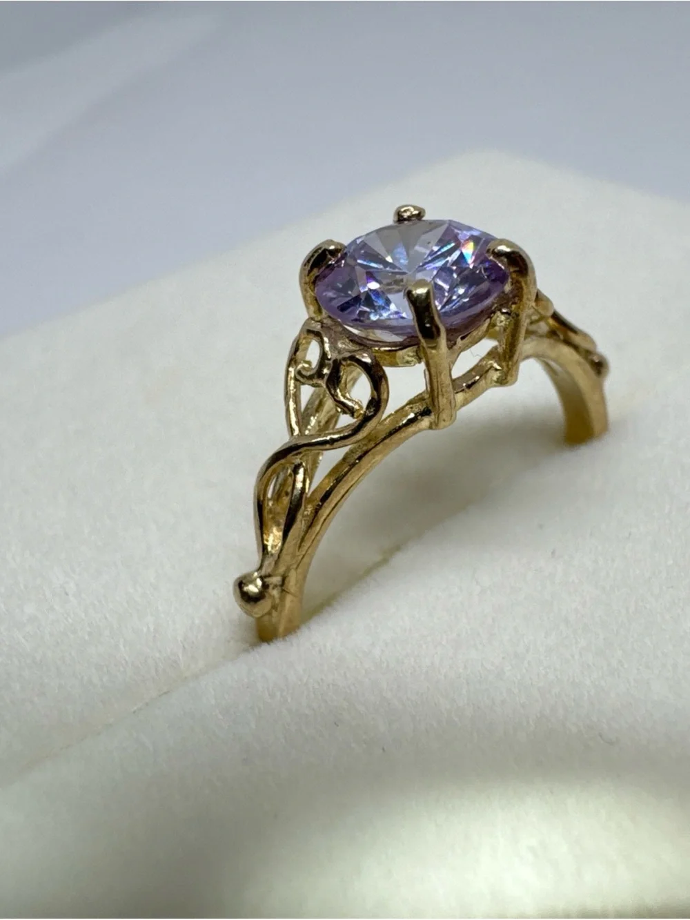10k Yellow Gold Round CZ Light Purple Solitaire Sz 6.25 Engagement Ring 2.1g